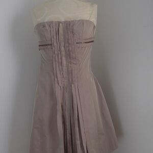 NEW BCBG WOMEN GRAVEL TAFFETA BEAD PLEATED MINI STRAPLESS DRESS SZ 4
